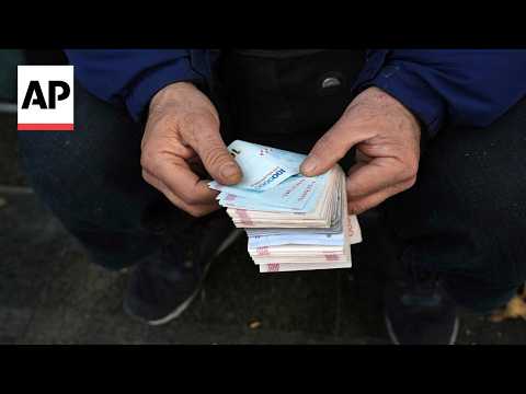 イラン・リアル、追加制裁発表を前に過去最安値更新 (Iran’s rial currency hits new record low as US prepares to announce more sanctions)