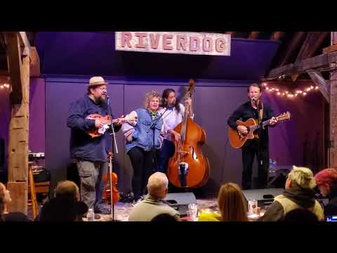 The Howlin' Brothers feat. Grace Rische "Last Train" at Riverdog