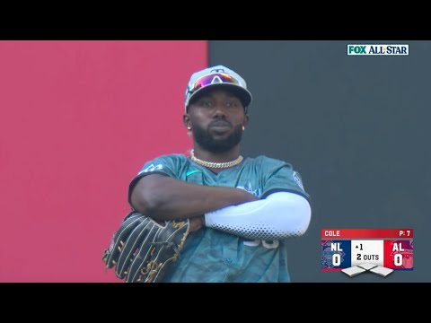 WHAT A START to the 2023 All-Star Game!! Adolis García and Randy Arozarena with INCREDIBLE catches!!