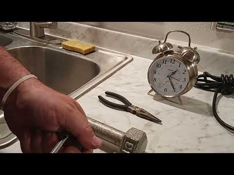 Let's talk about how I pinch my sleeves Nitro engine repair low compression piston sleeve resizing