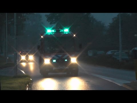 P1, Brandweer Dokkum [HV 02-4272] naar ongeval met vrachtwagen Ljouwerterdyk   N357 Marrum