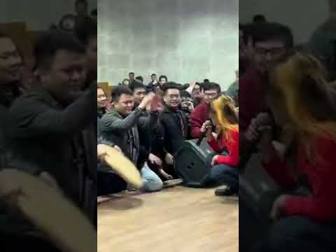 Kim Paite - with fans