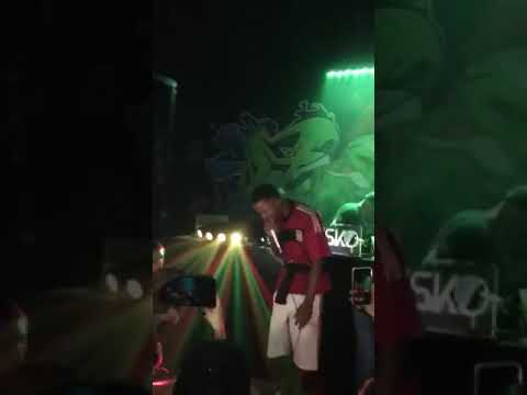 MC Júlio d.e.r e MC Malloy 💸$ MEDLEY NO SHOW (PEDRADA NA NUKA) 2019 $