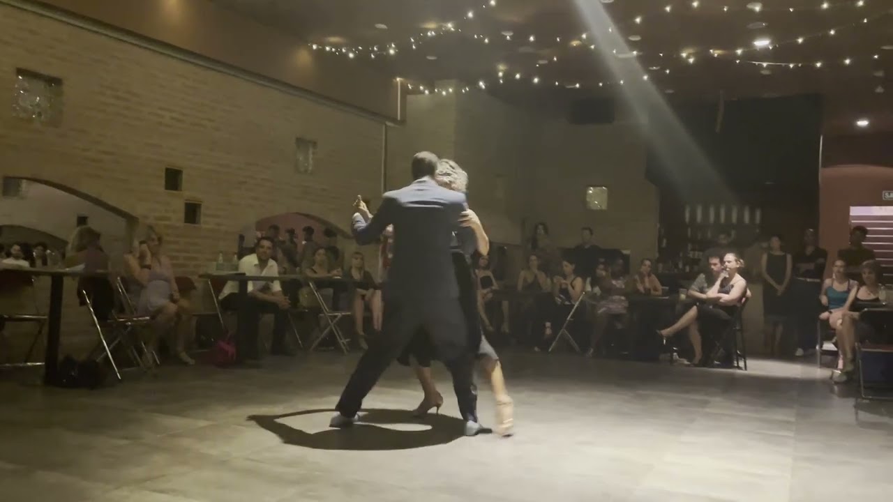 Pablo Rodríguez y Majo Martirena bailan El Jagüel (1/4). Lirondo Milonga 15/02/2022