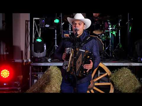 Toño Valencia - Soy 4 Letras (Video Musical)