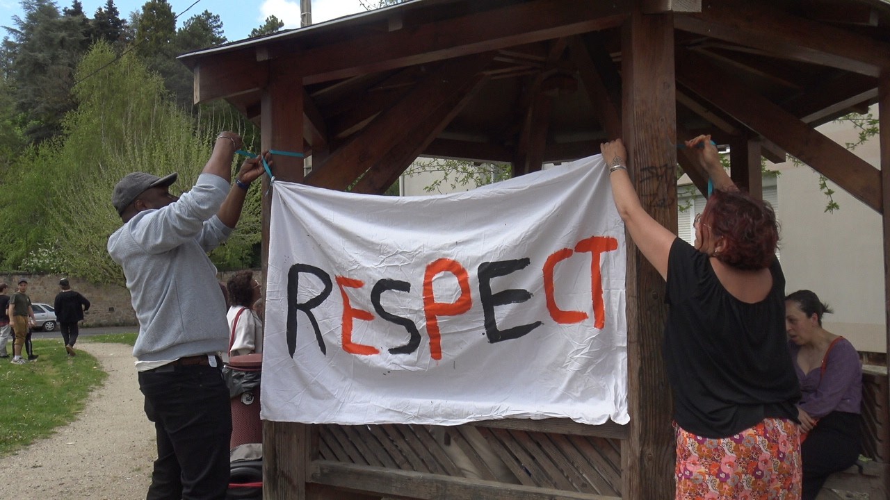 Espaly-Saint-Marcel, quartier de l'Arbousset : Prises de Parole pendant la manifestation.