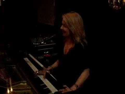Promotional video thumbnail 1 for Kimmy Krohn - Singing Pianist