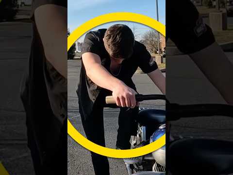 Ofrece 1.000 $ a Quien Logre Arrancar su Moto de 1942… #shorts #motos #dinero #reto