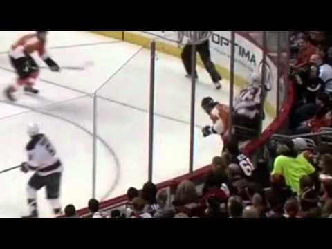 Andrej Meszaros hipchecks David Clarkson