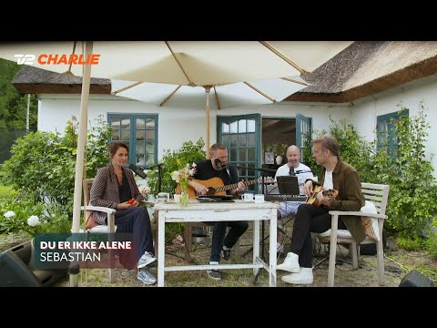 En trekant en sang: Du Er Ikke Alene