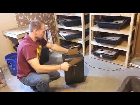 The easiest way to make cardboard bedding for compost worms!