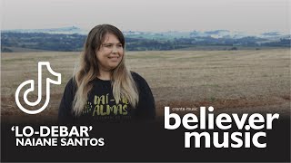 Cantora Naiane Santos