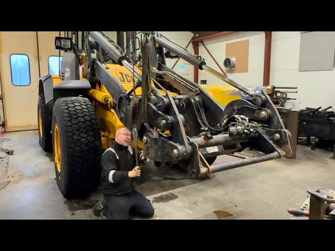 Sunnuntaina välysten poisto jcb:n kuormaimesta