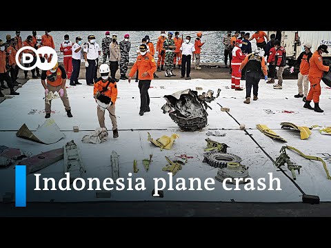 印尼737客機失事調查有了初步結果｜DW新聞 (Indonesian 737 plane crash investigation brings up first results | DW News)
