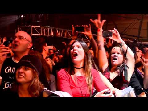 Video thumbnail for Sweet Child o’ Mine (Live, 2012)