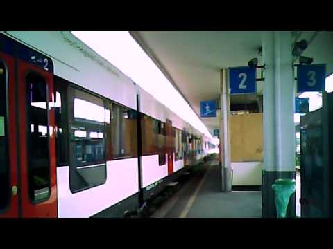 Treni Regionali 2614 (TiLo ETR 150 + 524) e 2618 (TiLo ETR 524 + 524) alla stazione di