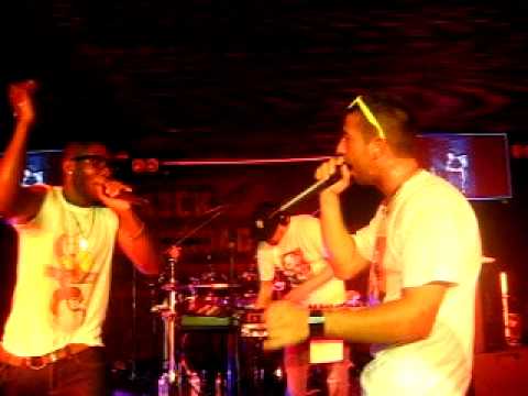 Two Fingerz   Hey Dj Live @ROCK ON THE ROAD