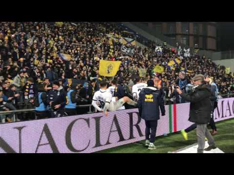 Reggiana-Parma 0-2, il finale sotto la Curva