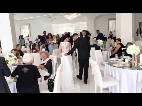 Ingresso in sala sposi Elena e Andrea (Pino Visone)