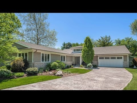 An architecturally distinctive home on a quiet Glenview cul-de-sac