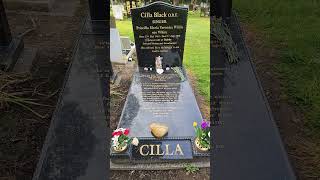 Cilla Black&#39;s Grave - Singer - O.B.E - 1943 - 2015 - Allerton Cemetery- Merseyside