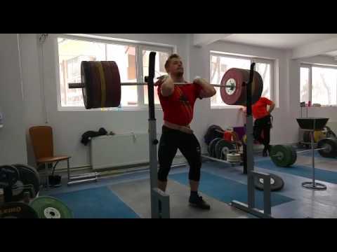 Front Squat 240 kg