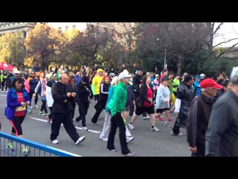 2013 Toronto marathon speed walkers!!