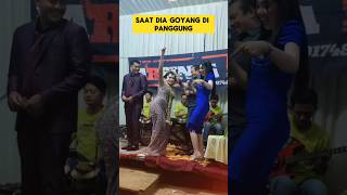 Download lagu ketika goyangan pengantin wanita ngalahin biduan ‼️‼️ #goyang #joget #nikah #pengantin #manten mp3