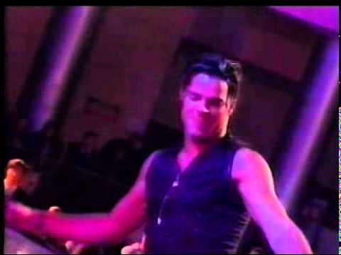 Ricky Martin - Besos de Fuego (Concierto ALMAS DEL SILENCIO México 2003)