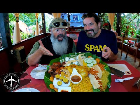 FOOD NIRVANA IN SURINAME! Best Indonesian Restaurant, Homemade Curry and Roti!