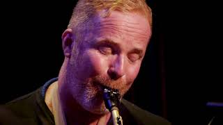 Mendoza, performed by Unwind: Hayden Chisholm, Paul Dyne, Norman Meehan