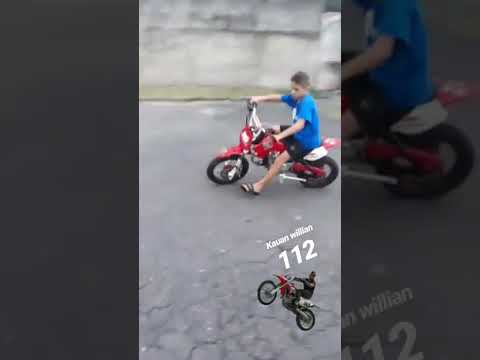 Aprendendo a andar de mini moto!