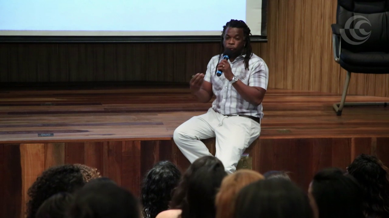 Fazendo barulho e contando história - Renato Noguera