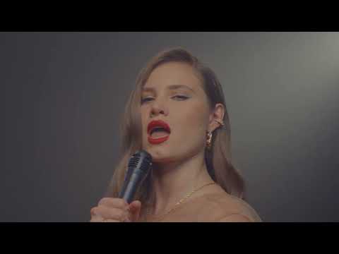 CLAIRE DELIĆ - LA NOVEDAD