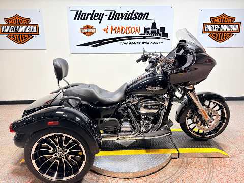 2024 FLTRT Harley-Davidson® Road Glide® 3 Vivid Black - Black Finish