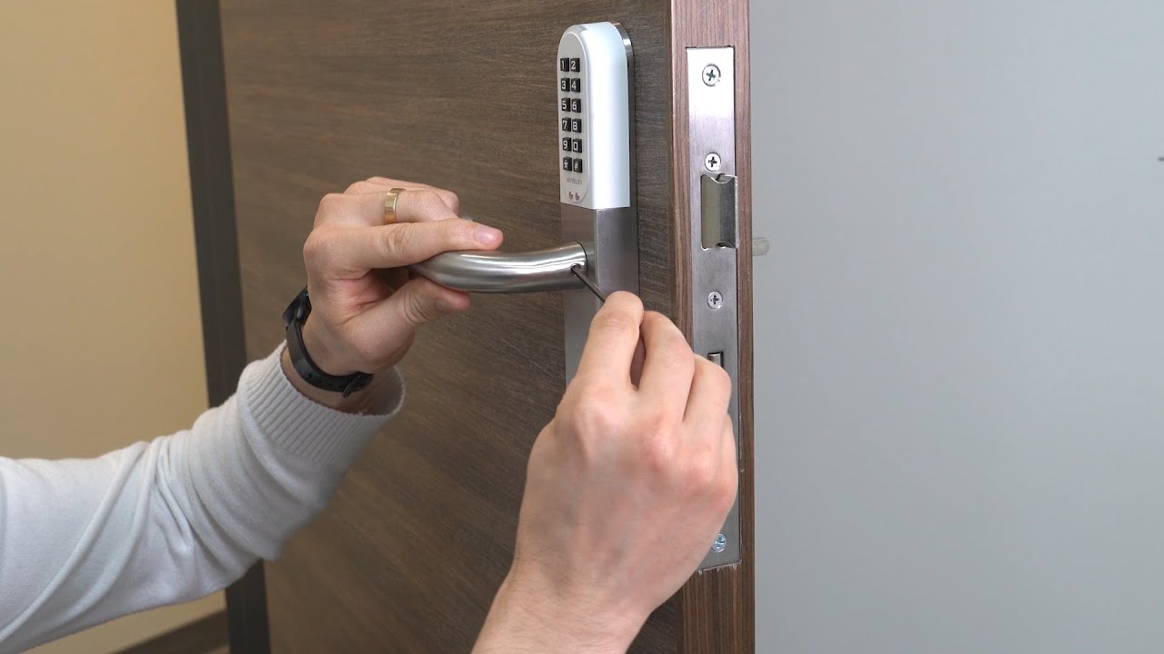 Vídeo explicativo sobre cómo instalar la cerradura inteligente IOPark L700