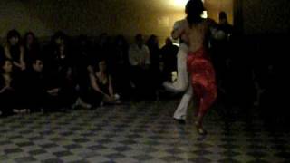 Virginia Uva y Cesar Agazzi bailan a Roma.AVI