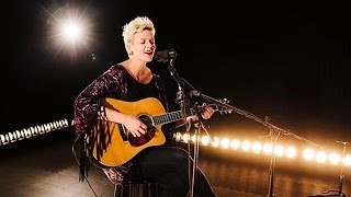 Betty Who Live: &quot;Giving Me Away&quot; Performance