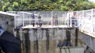 preview picture of video 'barrage de grangent 1mai 2013'