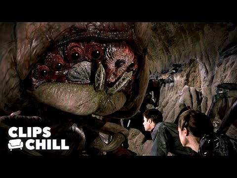 The Brain Bug Eats Zander's Brain | Starship Troopers