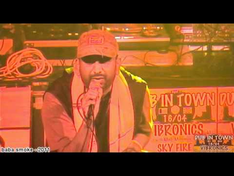 VIBRONICS ft parvez (uk) - yes the selector is di (dub) ruler \ crossfire pt1 @ de kreun 16-04-2011