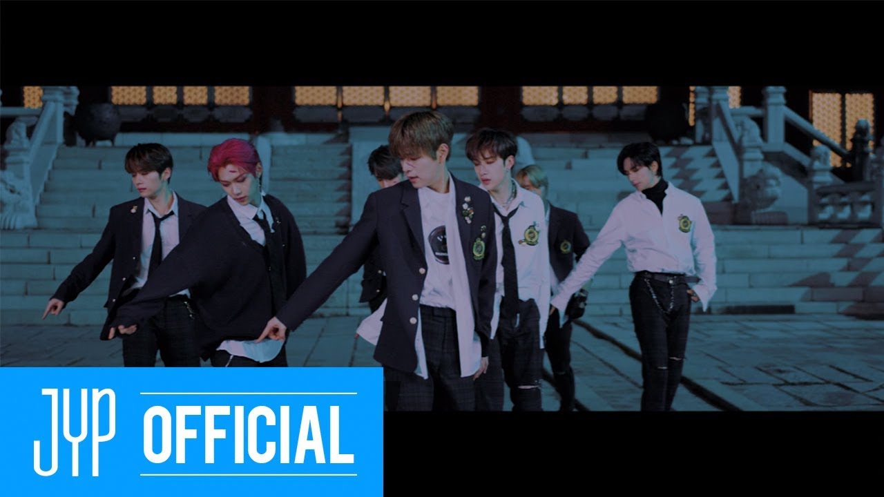 Stray Kids(스트레이 키즈) "Double Knot (English Ver.)" Performance Video