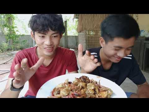 COLOSSAL Crab Claws!! 🦀 Ultimate MIAMI FOOD TOUR