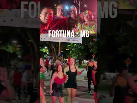 Carnaval em Fortuna de Minas - MG: A Vibração Única do Trio Elétrico nas Ruas