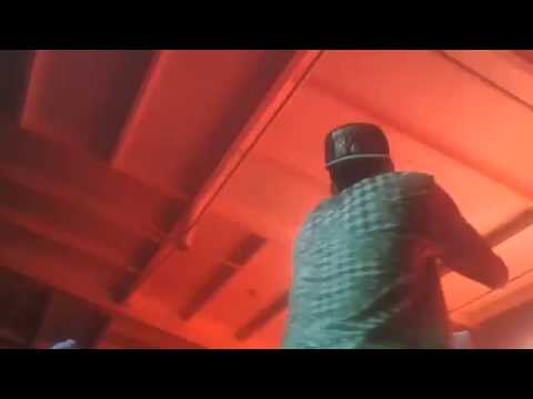 Kechu vs Daff - Octavos - Red Bull Batalla De Los Gallos Venezuela 2015