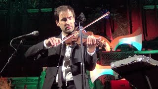 Andrew Bird - Don&#39;t Be Scared LIVE Gezelligheid Fourth Presbyterian Church Chicago 12/12/2017