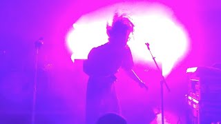 Crystal Castles - Concrete (Live 2016)