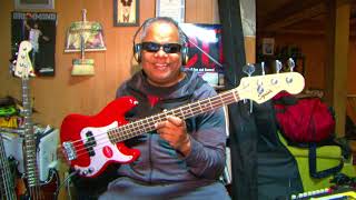 Bass in Your Face! # 96 Squier Mini Precision Bass #squierbass