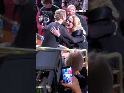 ¡Emotivo! Adele rompe en llanto al ver a Céline Dion en su concierto