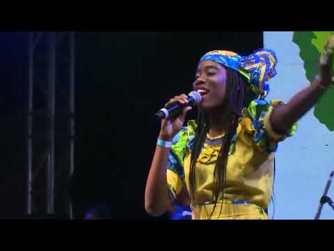 Bena Mayó - Ellie Laker - Kargadó